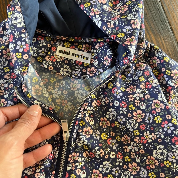 Wind breaker - Picture 4 of 4